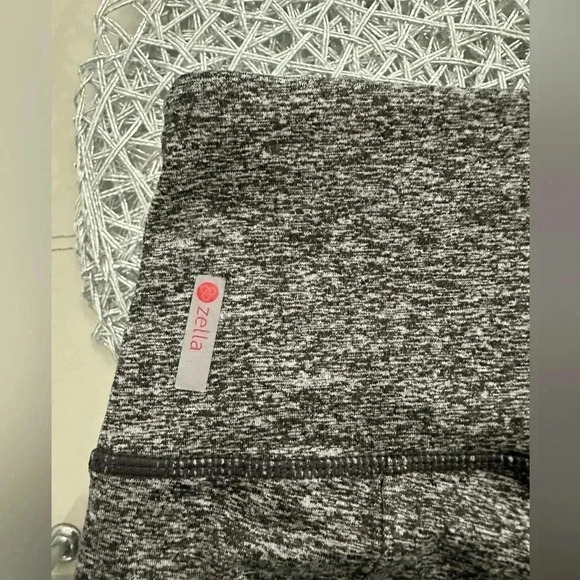 Zella Capri leggings size S - Picture 4 of 4